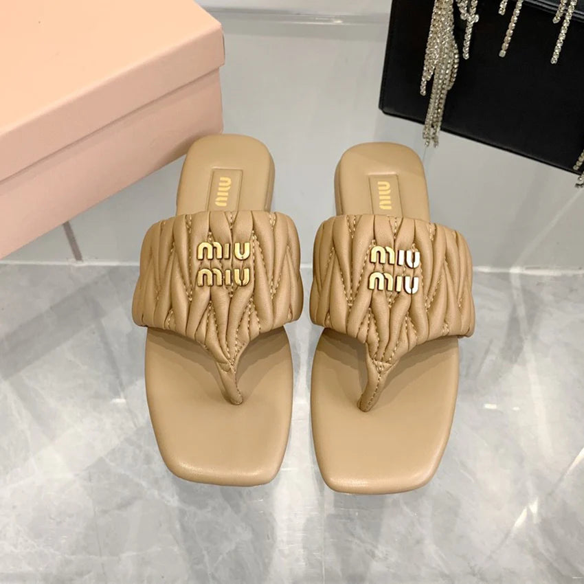 New fashion and versatile pleated sandals 1024062609