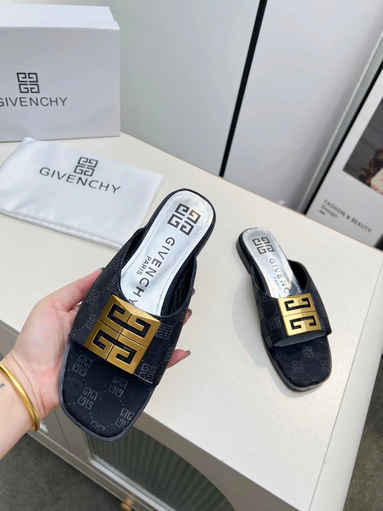 GCY open toe flat slippers 0725031802