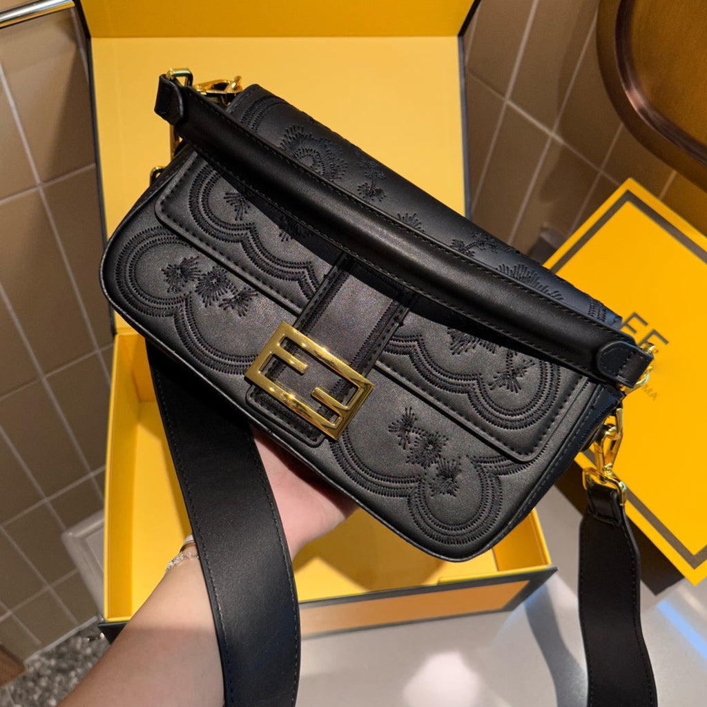 New trendy and fashion bags  CWT1023091321