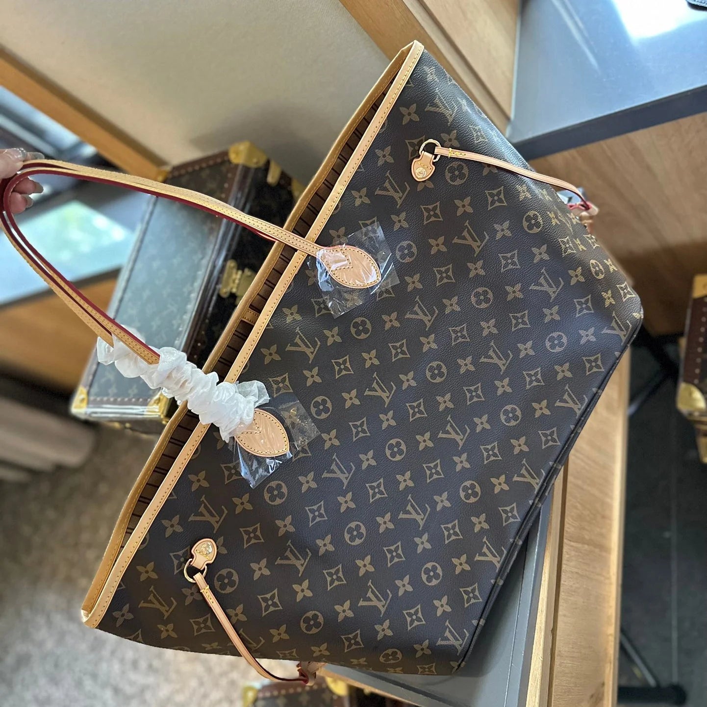 Ladies Fashion Luxury V Logo Classic Color The Neverfull Bag KL0224061804