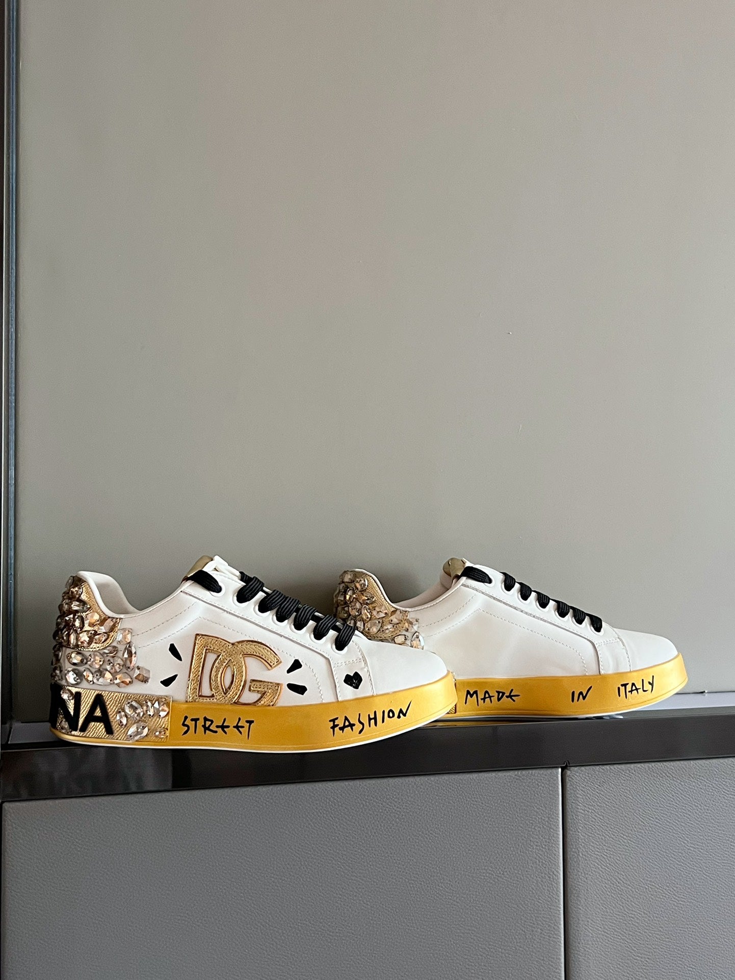 DG hand-sewn diamond buckle casual sneakers 0724090308