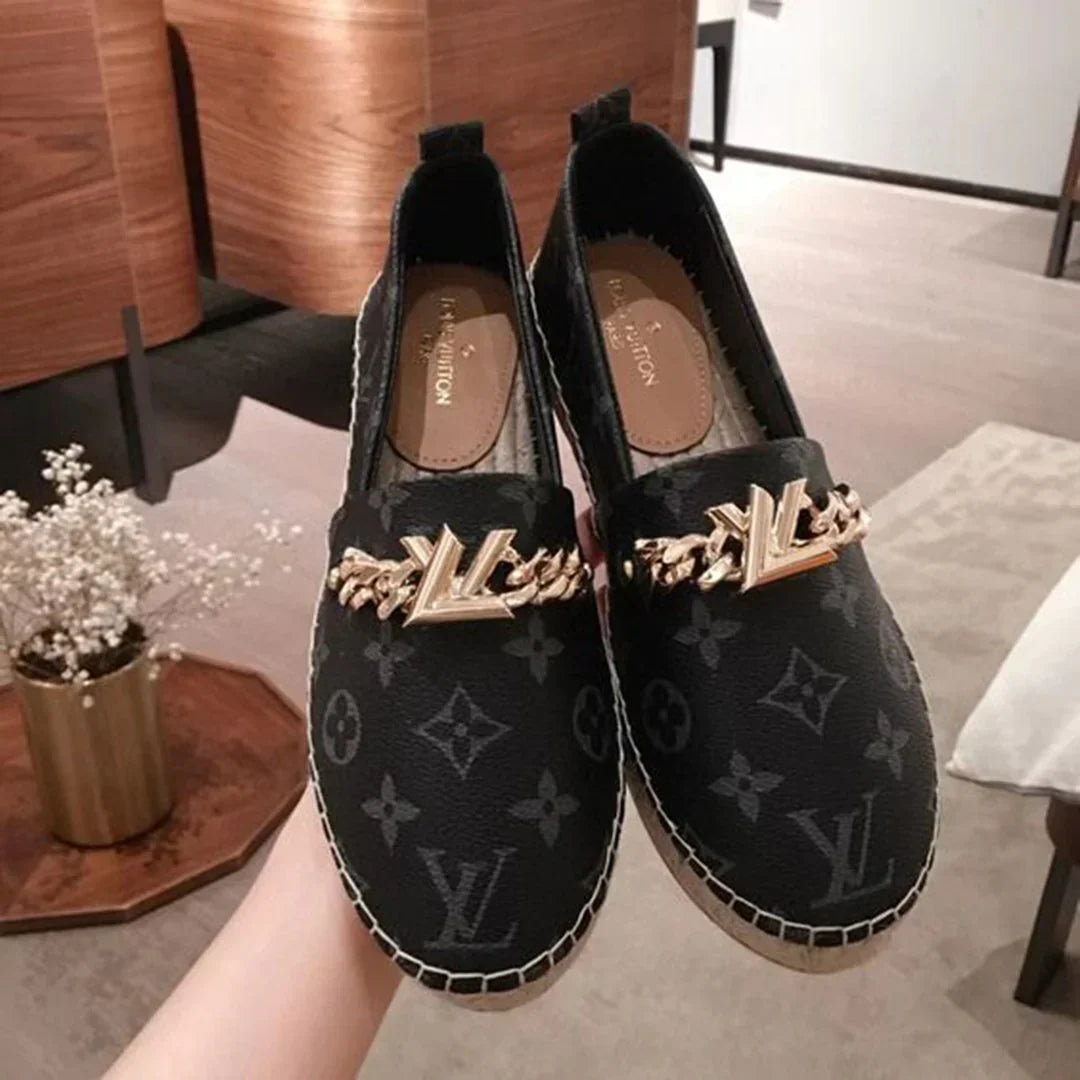 New versatile fashionable loafers 1024013106