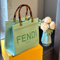 FD Classic Tote XC24092408