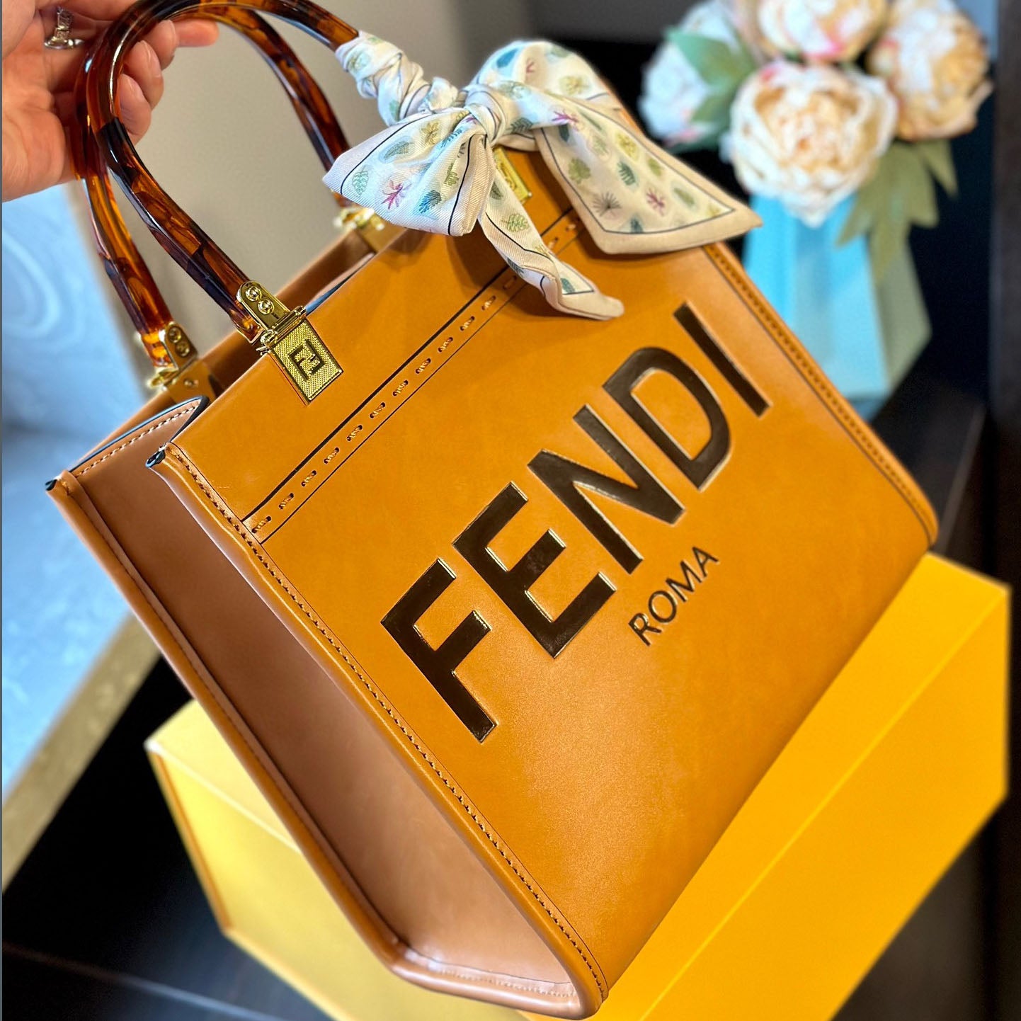 FD Classic Tote XC24092408