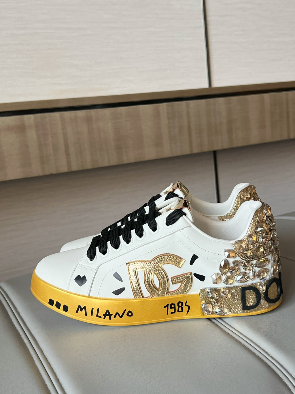 DG hand-sewn diamond buckle casual sneakers 0724090308