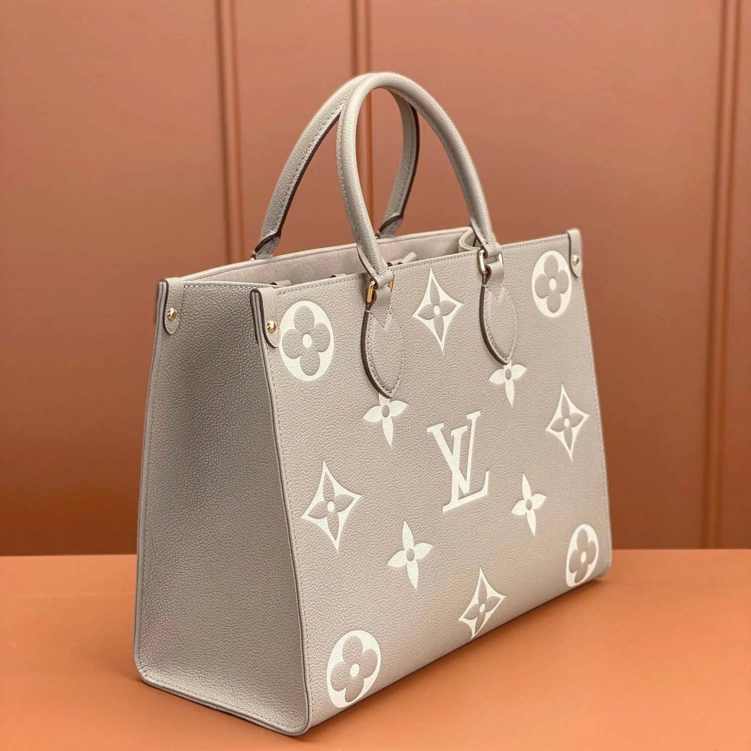 Gray high-looking portable bag 071