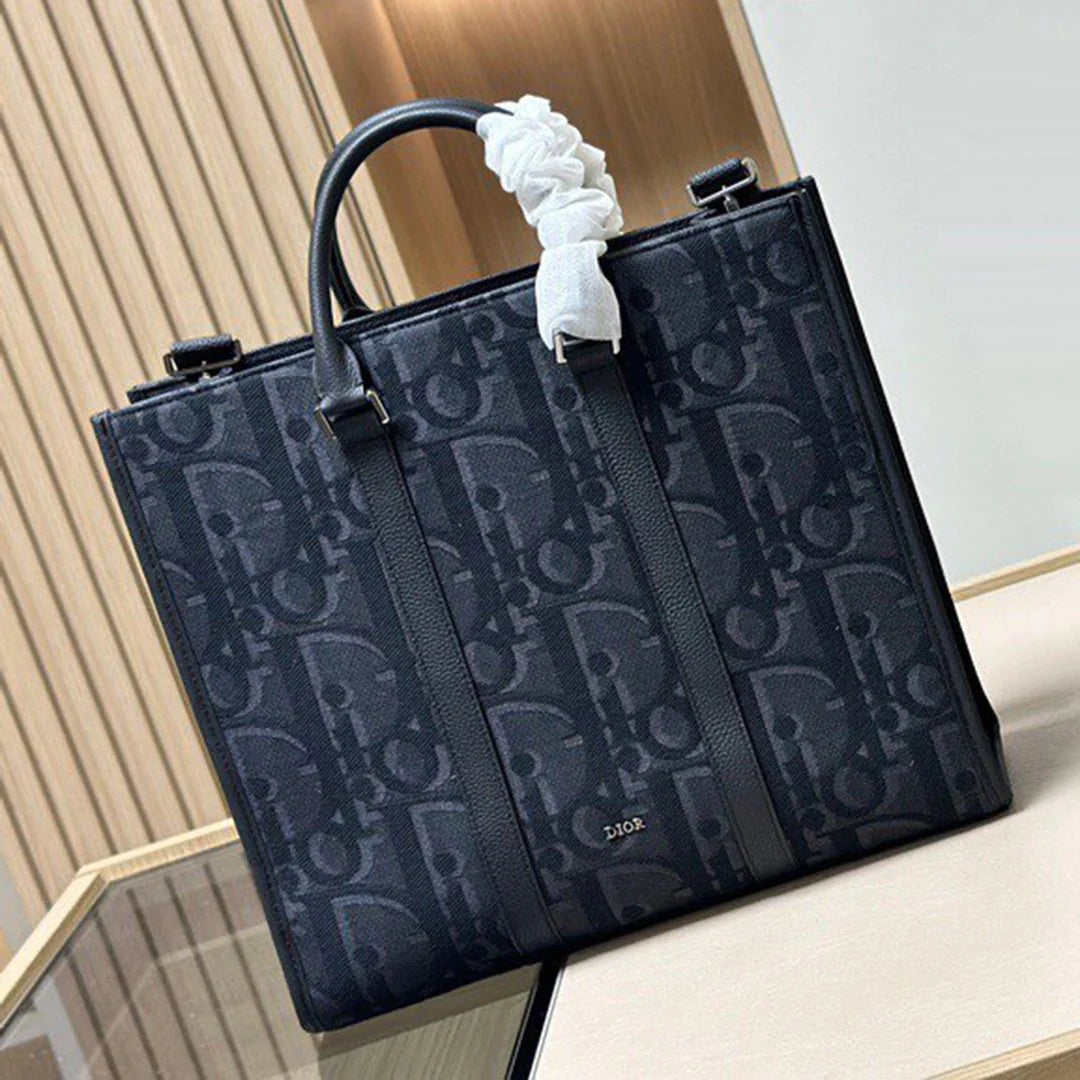 Fashion and versatile tote bags for men and women 1024011112
