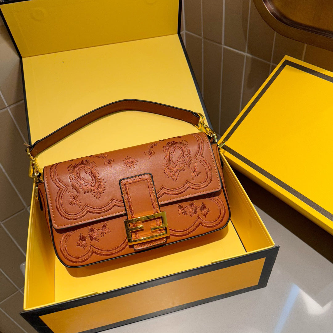 New trendy and fashion bags  CWT1023091321