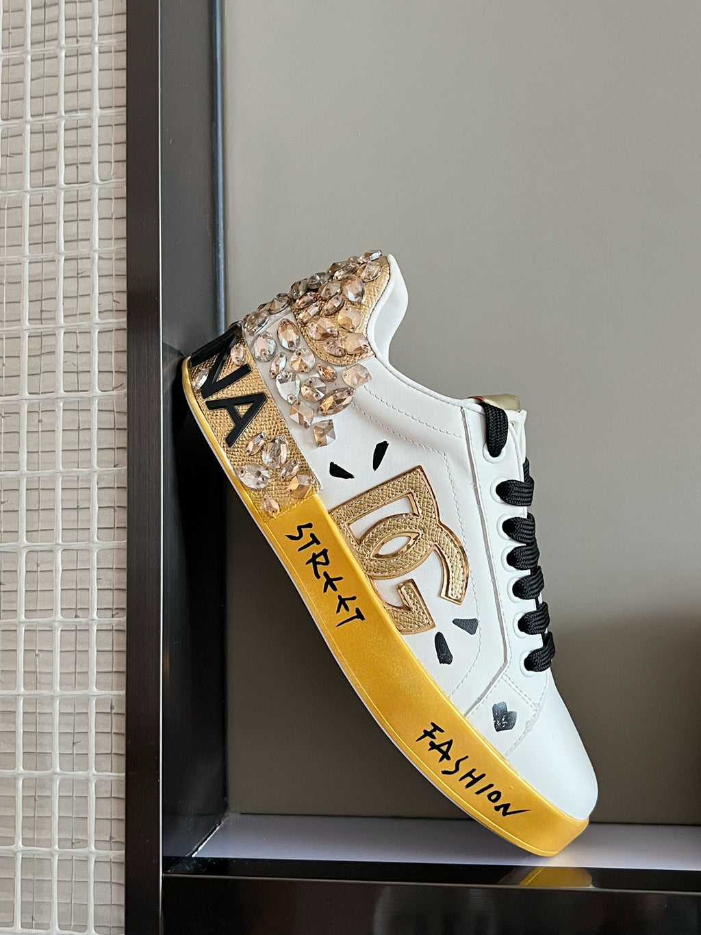 DG hand-sewn diamond buckle casual sneakers 0724090308
