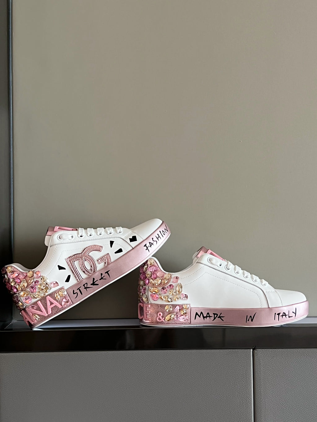DG hand-sewn diamond buckle casual sneakers 0724090308