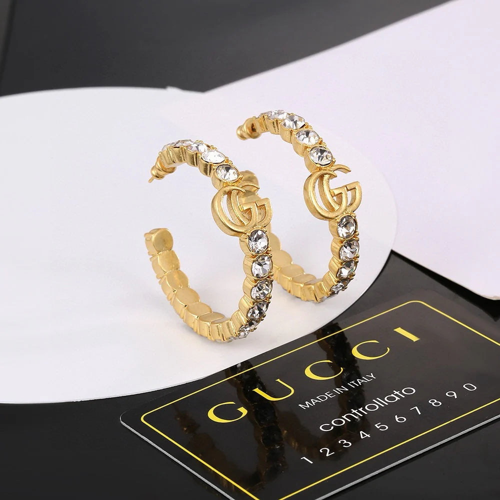 Luxurious and versatile earrings 1024071926
