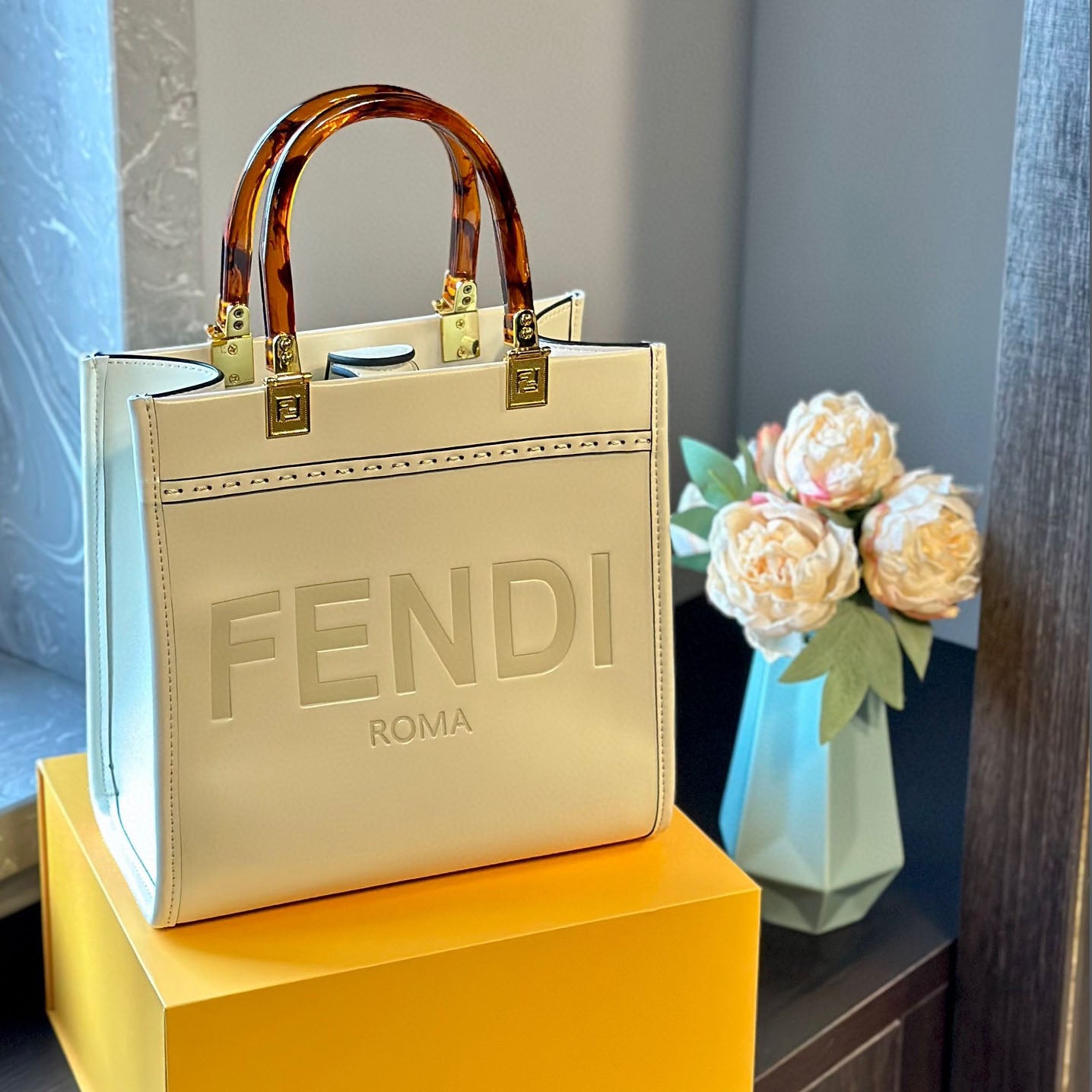 FD Classic Tote XC24092408