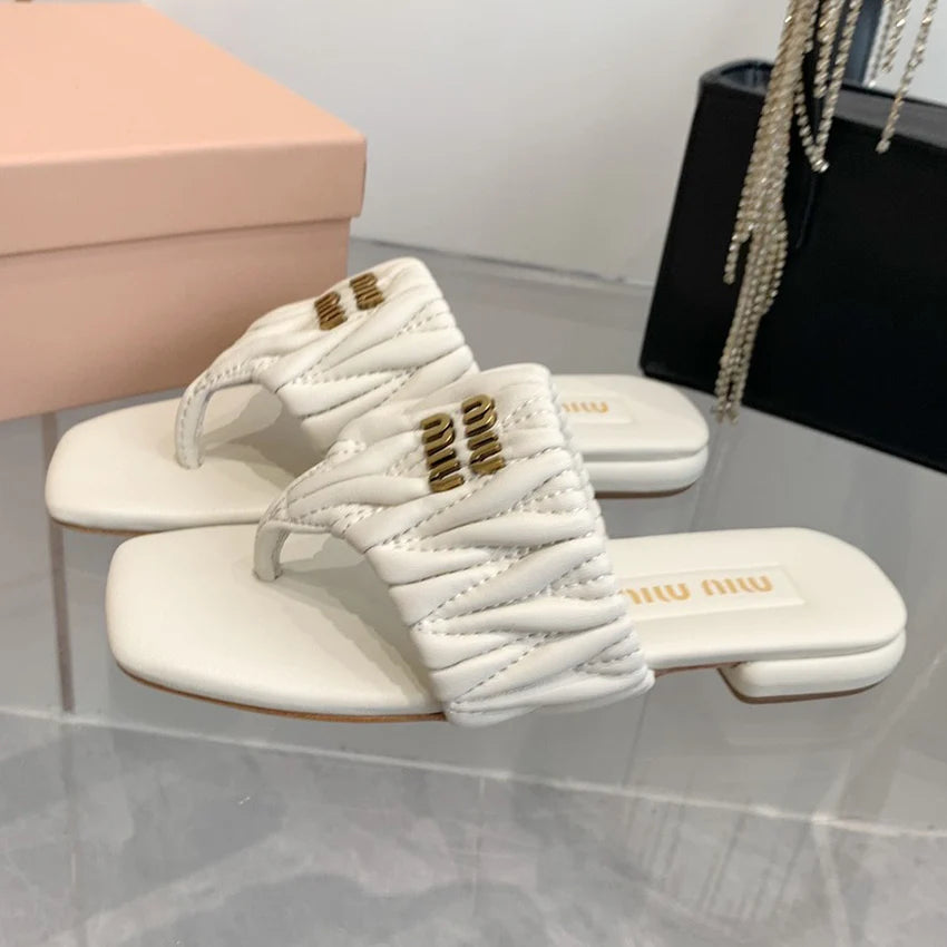 New fashion and versatile pleated sandals 1024062609