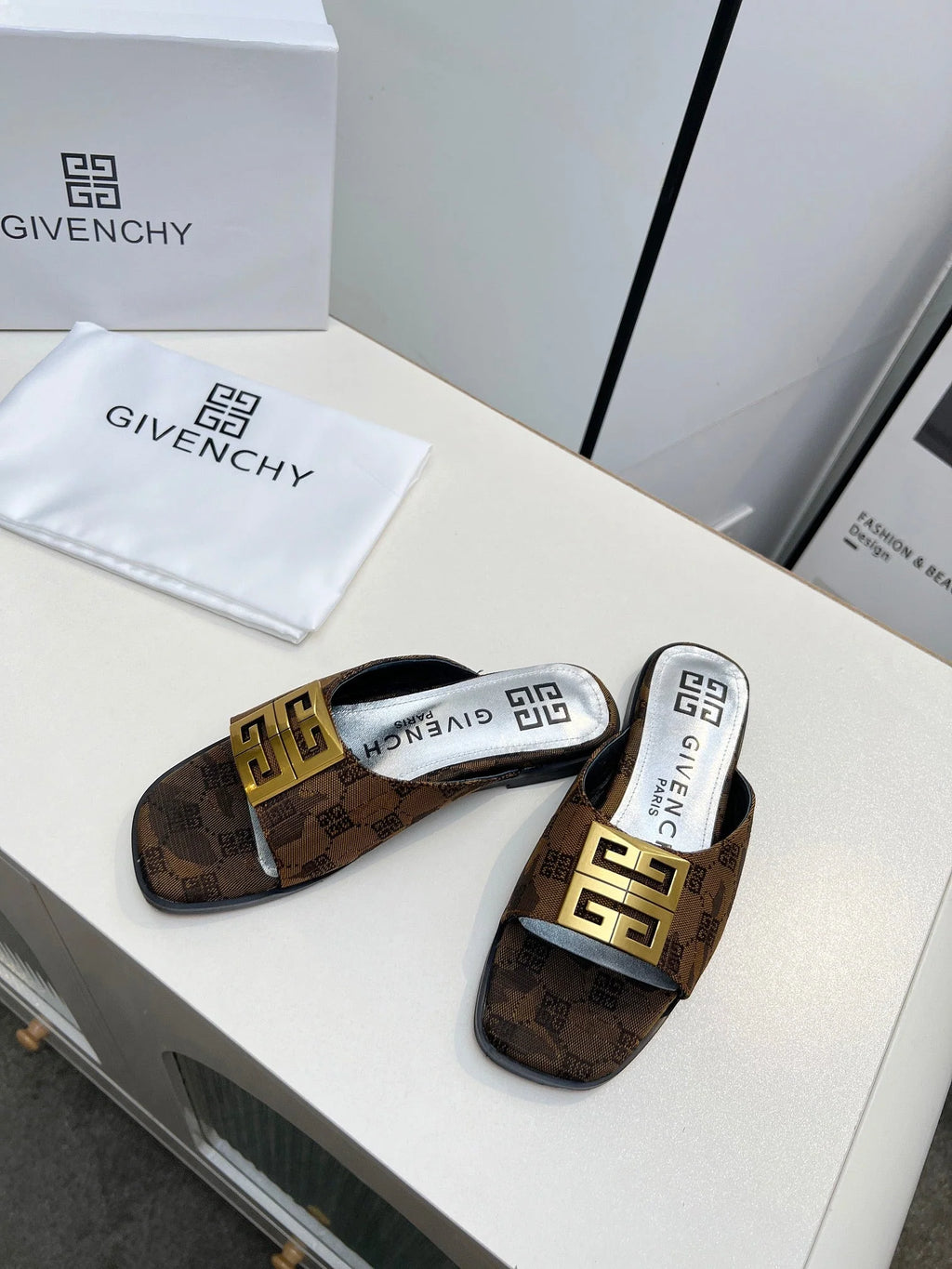 GCY open toe flat slippers 0725031802