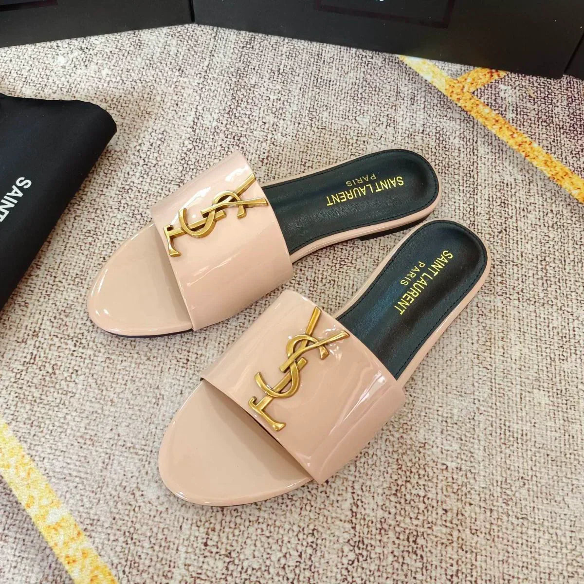 New Slippers Fashion Sandals 1024031124