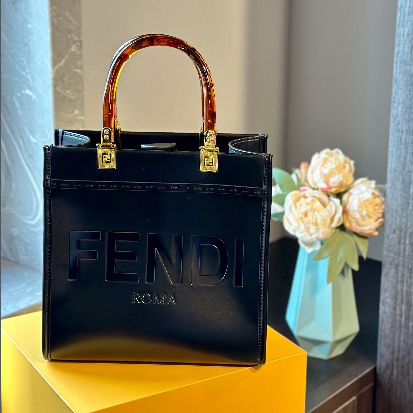 FD Classic Tote XC24092408