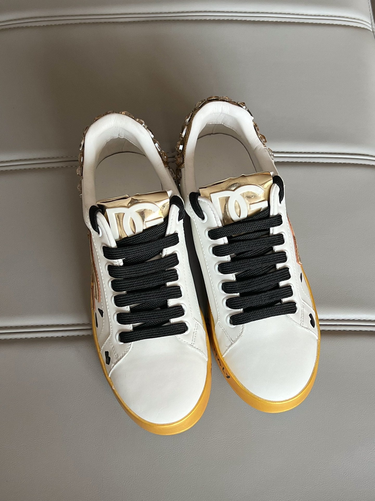 DG hand-sewn diamond buckle casual sneakers 0724090308
