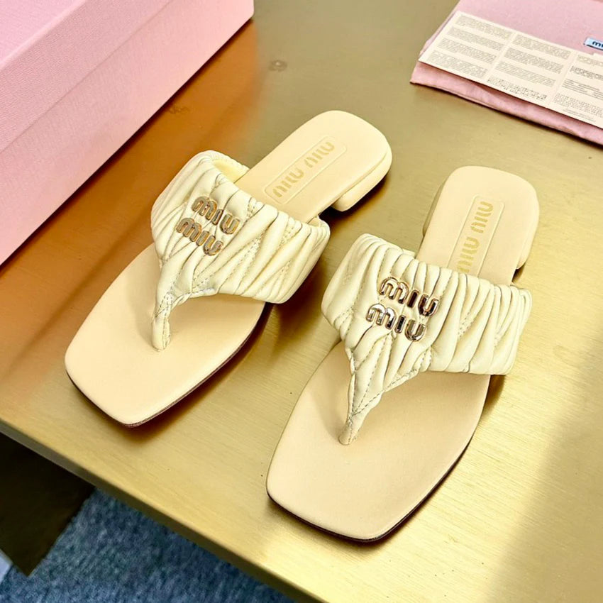 New fashion and versatile pleated sandals 1024062609
