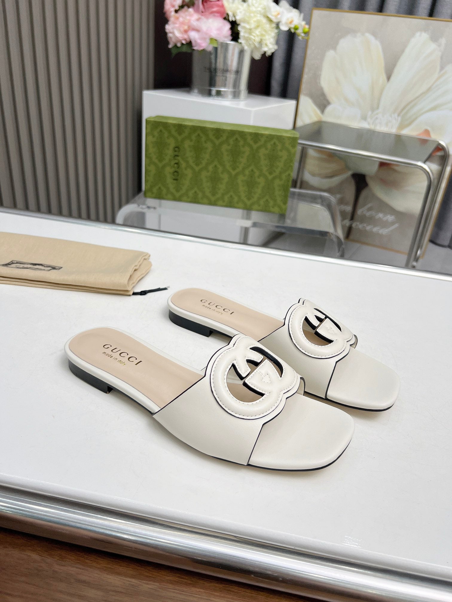 25 Ladies New Fashion Slippers PD0425031409