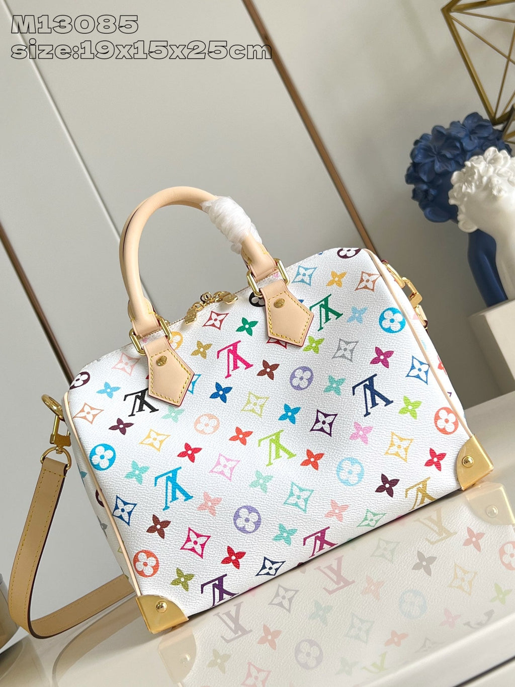 25 New White Color Classic 25 Women's Bag M13085 042504012